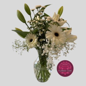 Florero en Flores Blancas