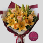 Ramo con Rosas y Lirios Amarillos
